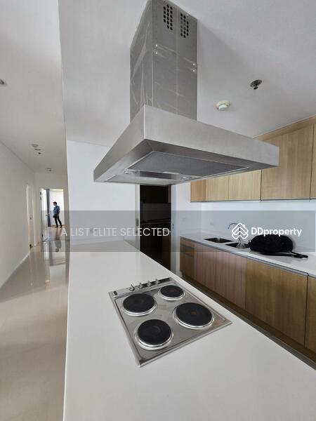 For Rent - Villa Asoke, Bangkok
