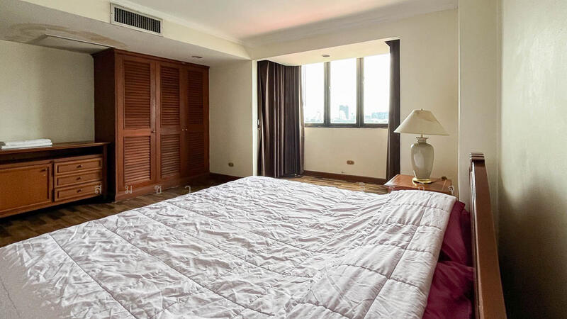 For Sale - Omni Tower Sukhumvit Nana, Bangkok