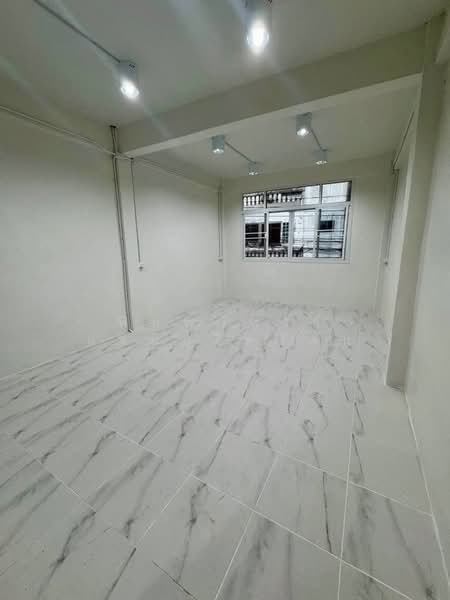 ตึกแถวสาทร11, กรุงเทพ, ยานนาวา, สาทร, กรุงเทพ, 180 ตร.ม., ตึกแถว-อาคารพาณิชย์ ให้เช่า, โดย พิมพ์ภัทรา แจ่มอุลิตรัตน, 60167032 - DDproperty.com