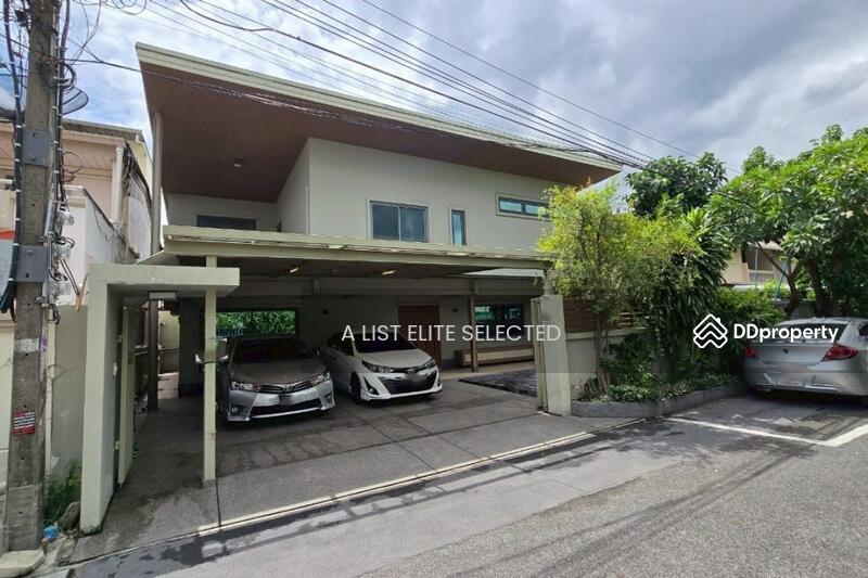 For Rent - Single House for Rent with Private Garden, Ekkamai, Bangkok