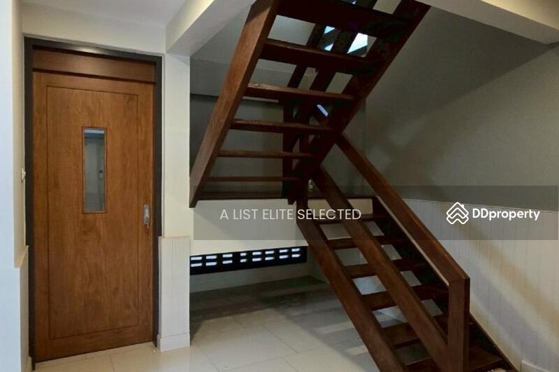 For Rent - Single House for Rent with Private Garden, Ekkamai, Bangkok