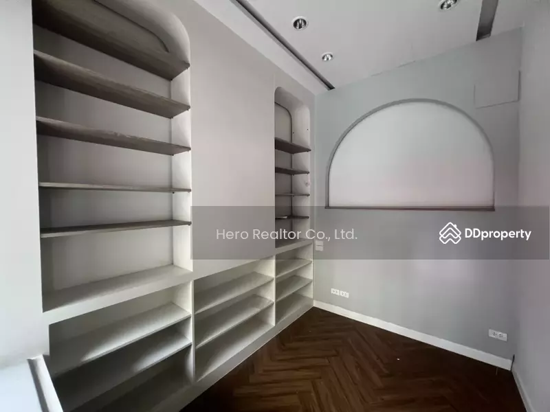 For Rent - For Rent Bangkok Retail Space Sukhumvit BTS Thong Lo BRE25765, Bangkok