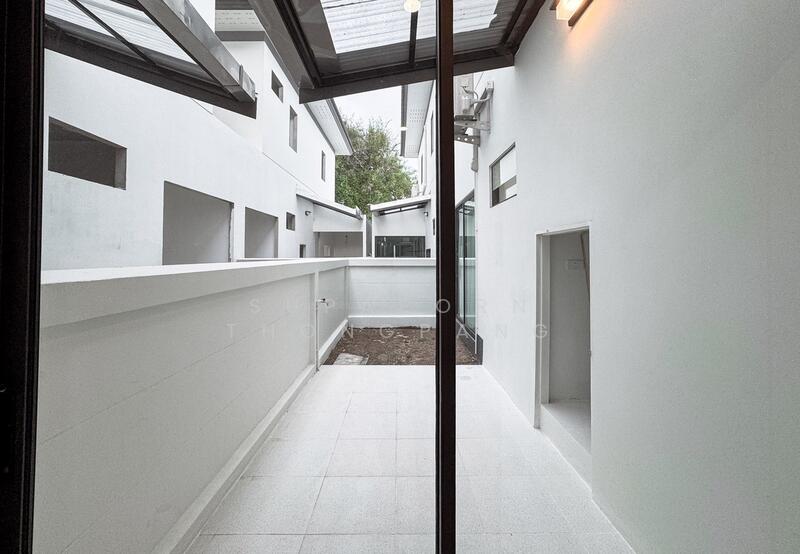 Twin house, 2-storey, Modern Tropical style with a bright and airy design, fully furnished., Chon Buri (Pattaya), Huai Yai, Bang Lamung (Pattaya), Chon Buri (Pattaya), 3 Bedrooms, 179 sqm, Single Detached House For Sale, by Supaporn Thongpang, 60167640 - DDproperty.com
