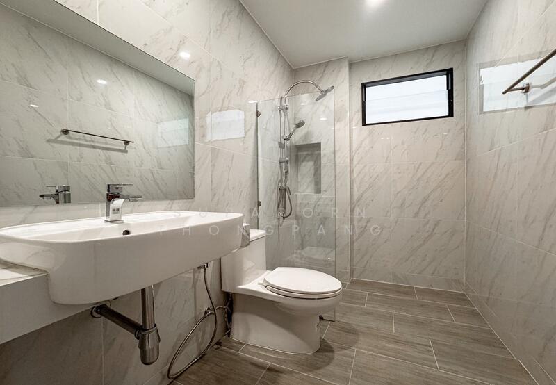 Twin house, 2-storey, Modern Tropical style with a bright and airy design, fully furnished., Chon Buri (Pattaya), Huai Yai, Bang Lamung (Pattaya), Chon Buri (Pattaya), 3 Bedrooms, 179 sqm, Single Detached House For Sale, by Supaporn Thongpang, 60167640 - DDproperty.com