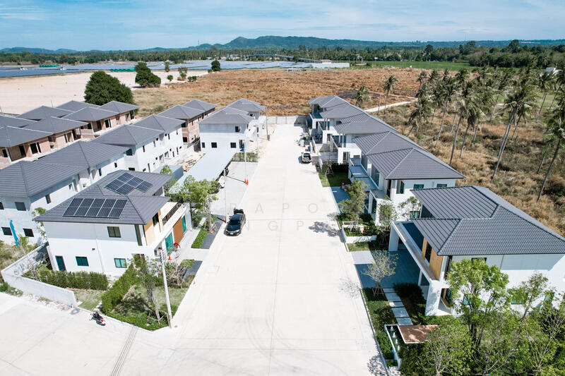 Twin house, 2-storey, Modern Tropical style with a bright and airy design, fully furnished., Chon Buri (Pattaya), Huai Yai, Bang Lamung (Pattaya), Chon Buri (Pattaya), 3 Bedrooms, 179 sqm, Single Detached House For Sale, by Supaporn Thongpang, 60167640 - DDproperty.com