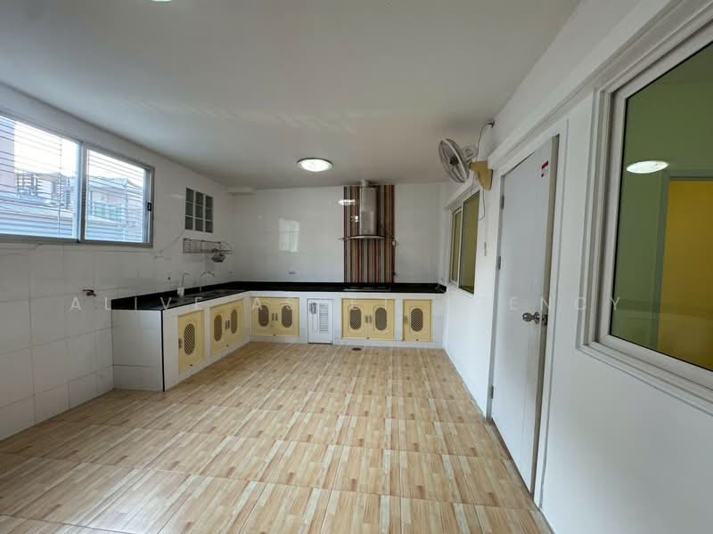 ขาย - Gusto Townhome Ramkhamhaeng : กัสโต้ ทาวน์โฮม รามคำแหง, กรุงเทพ