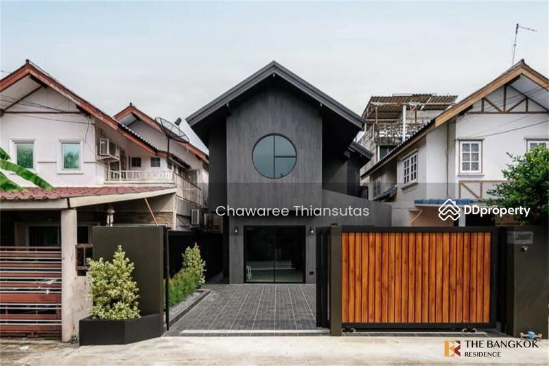 For Sale - Newly Renovated Modern Loft House, Lat Phrao 93 - Fully Furnished, Bangkok