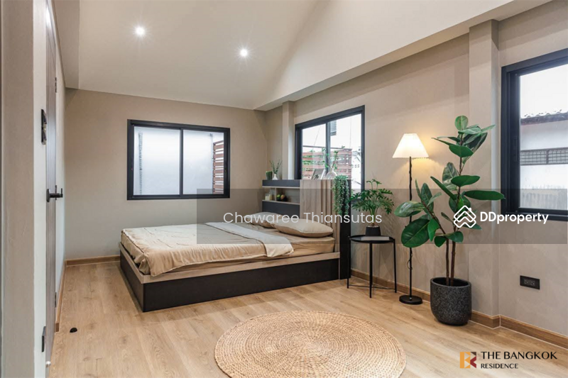 For Sale - Newly Renovated Modern Loft House, Lat Phrao 93 - Fully Furnished, Bangkok