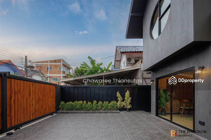 For Sale - Newly Renovated Modern Loft House, Lat Phrao 93 - Fully Furnished, Bangkok