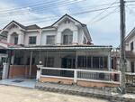 บ้านแฝด ใจกลางชลบุรี ติดถนนสุขุมวิท ขาย บ้านแฝด 2 ชั้นต่อเติมเต็มพื้นที่มีพื้นที่ใช้สอยเยอะ, ชลบุรี