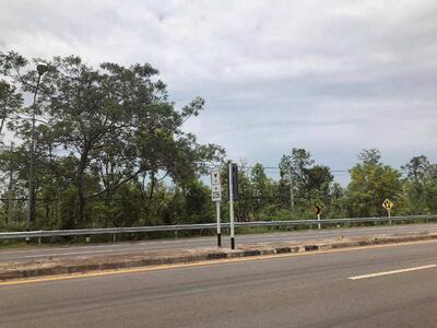 ขาย - ขายที่ดิน หน้าสนามบิน 18 ไร่ ไร่ละ 6.5 แสนบาท ติดถนน 4 เลน, นครพนม