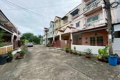 ขาย - ถนนลาดพร้าววังหิน ซอยลาดพร้าววังหิน 8, กรุงเทพ