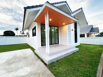 ขาย - โปรโมชั่น 1.69 ล้านบาท จากปกติราคา 2.19 ล้านบาท ผ่อนเริ่ม 6,xxx บาท/เดือน, ประจวบคีรีขันธ์