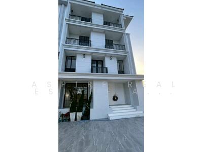 ขาย - โฮมออฟฟิศ /สำนักงาน /อาคารพาณิชย์ 3.5 ชั้น เฉลิมพระเกียรติ ร.9 ซอย 9, กรุงเทพ