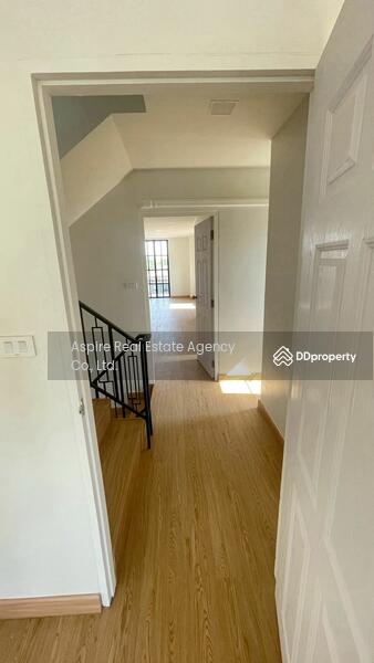 ขาย - โฮมออฟฟิศ /สำนักงาน /อาคารพาณิชย์ 3.5 ชั้น เฉลิมพระเกียรติ ร.9 ซอย 9, กรุงเทพ