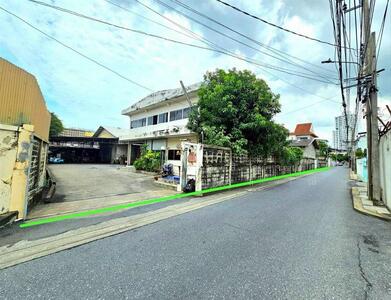 ขาย - ที่ดิน + ตึกสำนักงานโกดัง 828 ตร.ว. ที่ดิน + ตึกสำนักงานโกดัง ซอยสาธุประดิษฐ์12 ถนนสาธุประดิษฐ์, กรุงเทพ