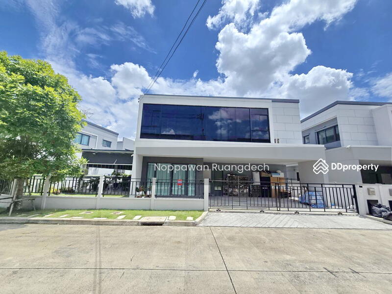 For Rent - CENTRO Donmueang-Chaengwattana, Pathum Thani