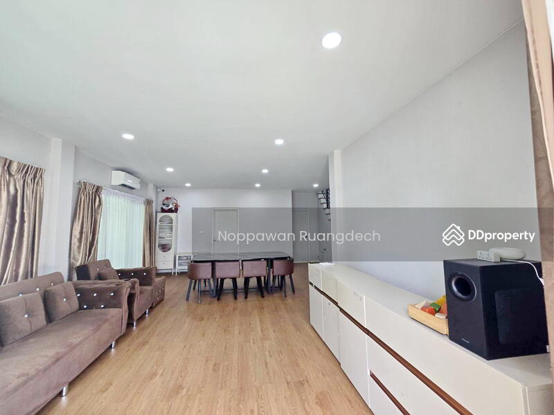For Rent - CENTRO Donmueang-Chaengwattana, Pathum Thani