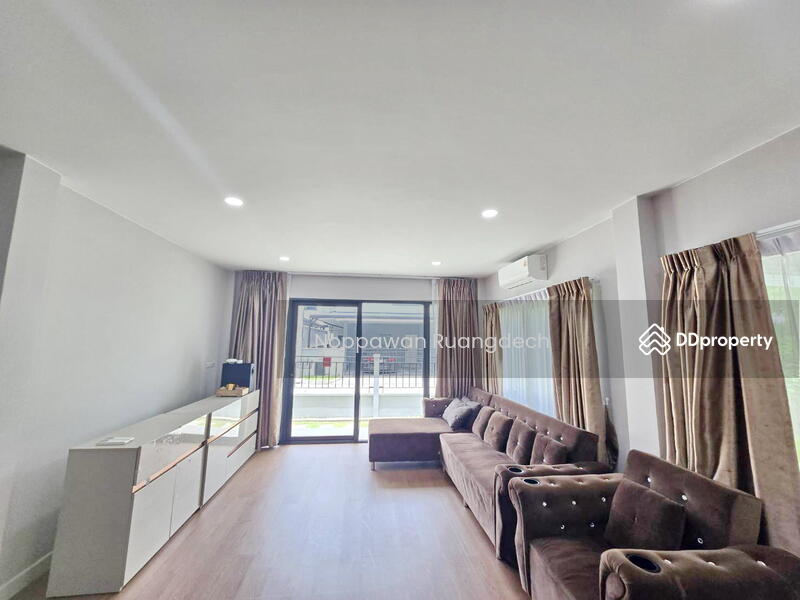For Rent - CENTRO Donmueang-Chaengwattana, Pathum Thani