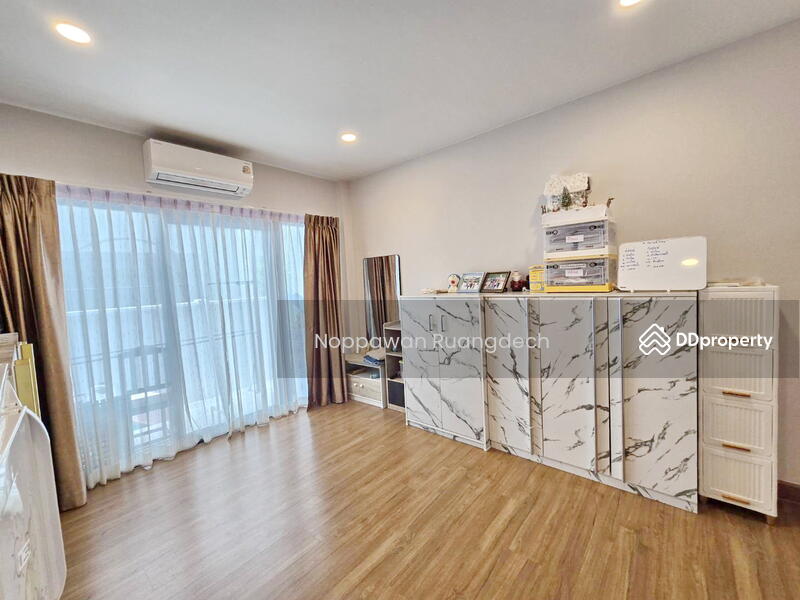 For Rent - CENTRO Donmueang-Chaengwattana, Pathum Thani