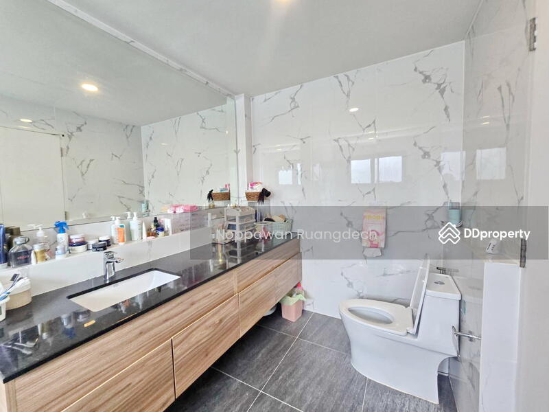 For Rent - CENTRO Donmueang-Chaengwattana, Pathum Thani