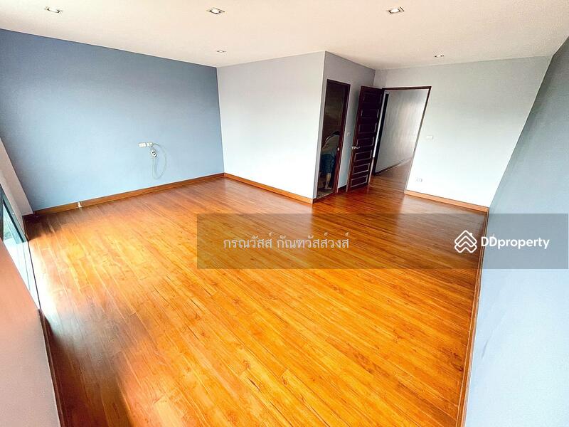 ขาย - ขาย ทาวน์โฮม 3.5 ชั้น หลังมุม หมู่บ้าน นราธิป ไทรม้า, นนทบุรี