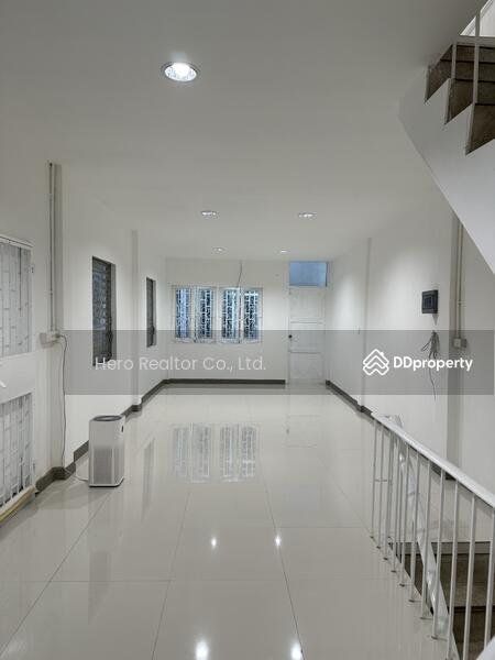 For Rent - For Rent Bangkok Shop House Pan Bang Rak BTS Surasak BRE25777, Bangkok
