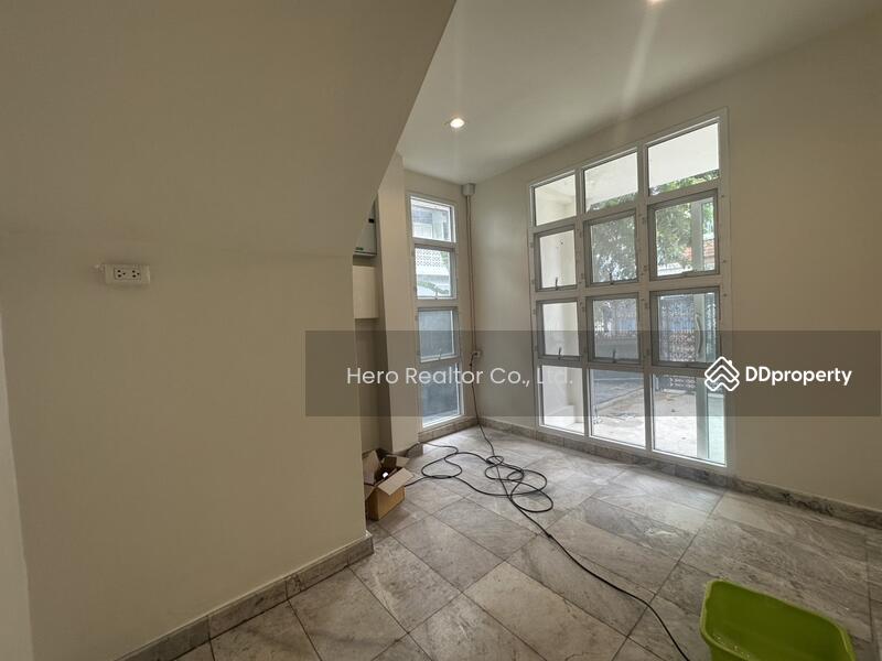For Rent - For Rent Home Office Sukhumvit BTS Phra Khanong Klong Toei BRE1243, Bangkok