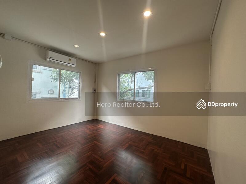 For Rent - For Rent Home Office Sukhumvit BTS Phra Khanong Klong Toei BRE1243, Bangkok
