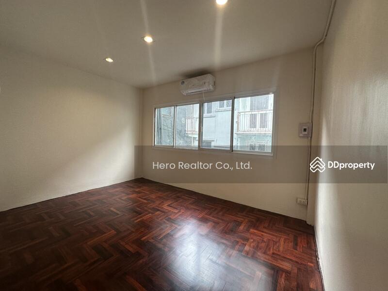 For Rent - For Rent Home Office Sukhumvit BTS Phra Khanong Klong Toei BRE1243, Bangkok