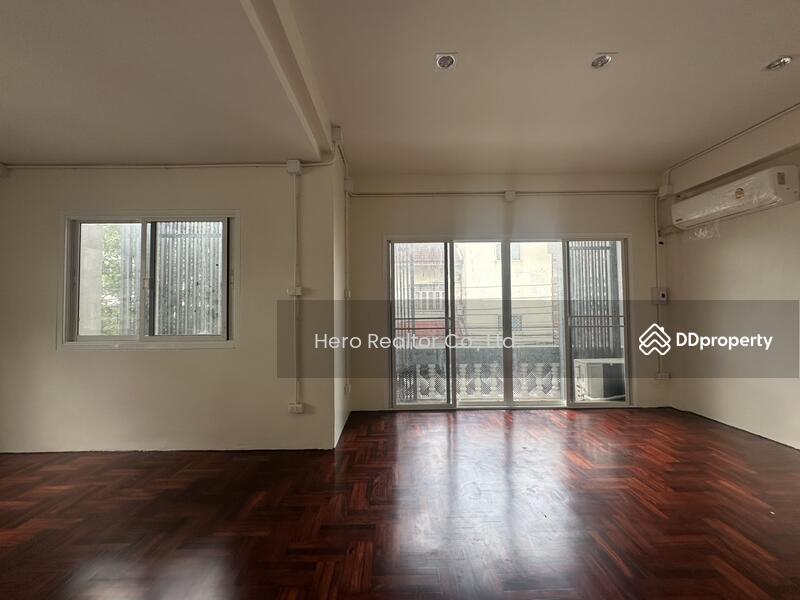 For Rent - For Rent Home Office Sukhumvit BTS Phra Khanong Klong Toei BRE1243, Bangkok