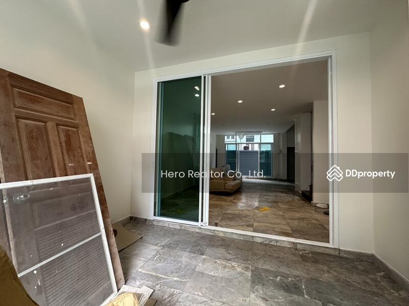 For Rent - For Rent Home Office Sukhumvit BTS Phra Khanong Klong Toei BRE1243, Bangkok