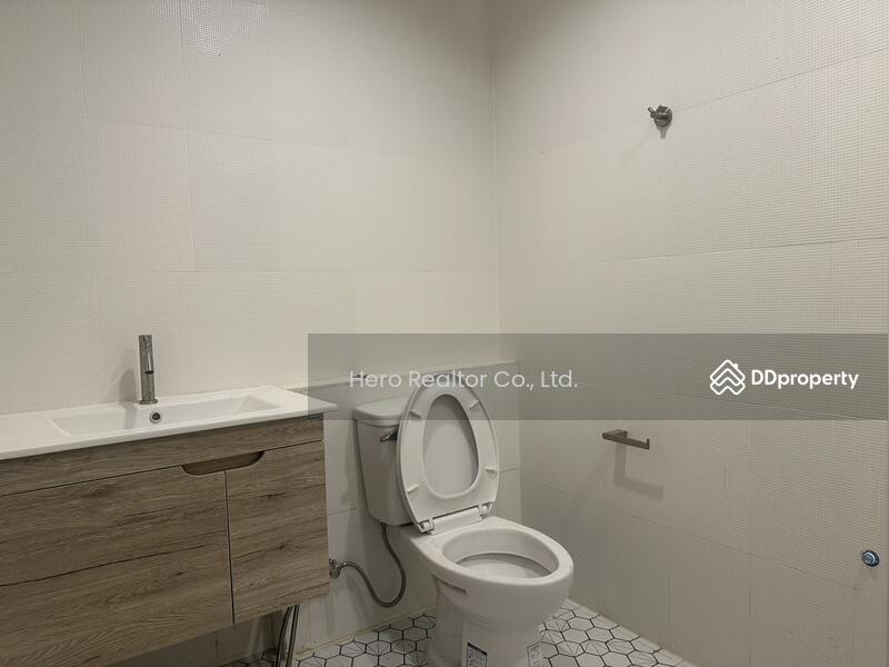 For Rent - For Rent Home Office Sukhumvit BTS Phra Khanong Klong Toei BRE1243, Bangkok