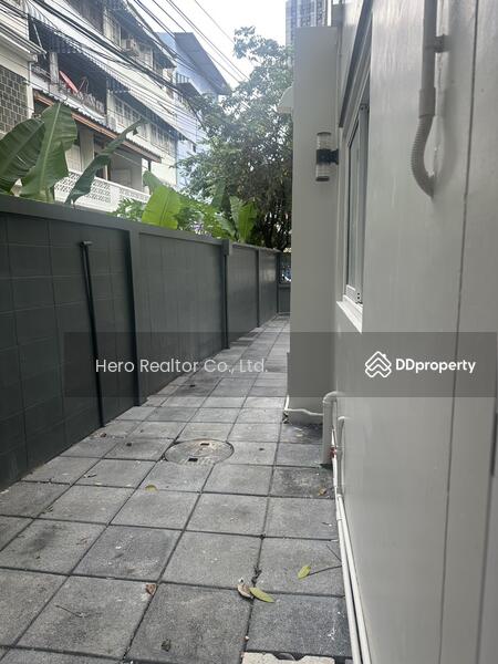 For Rent - For Rent Home Office Sukhumvit BTS Phra Khanong Klong Toei BRE1243, Bangkok