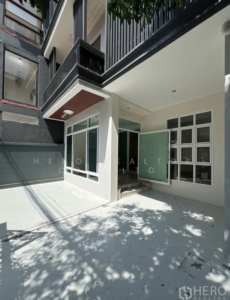 For Rent - For Rent Home Office Sukhumvit BTS Phra Khanong Klong Toei BRE1243, Bangkok