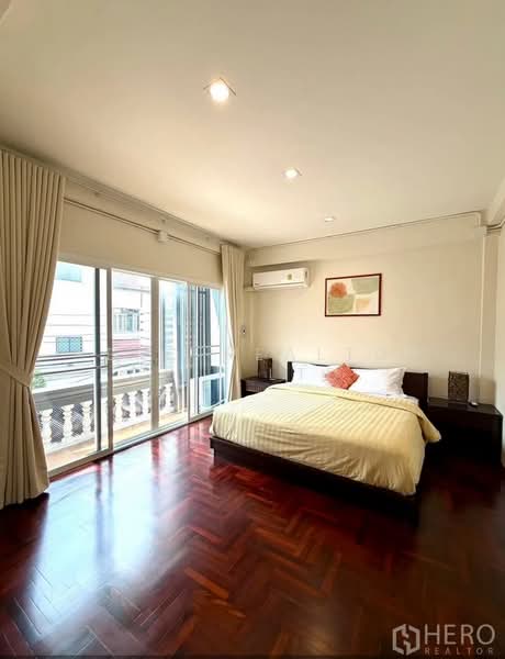 For Rent - For Rent Home Office Sukhumvit BTS Phra Khanong Klong Toei BRE1243, Bangkok