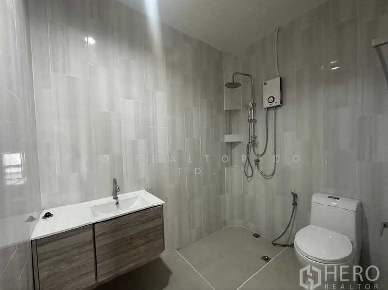 For Rent - For Rent Home Office Sukhumvit BTS Phra Khanong Klong Toei BRE1243, Bangkok