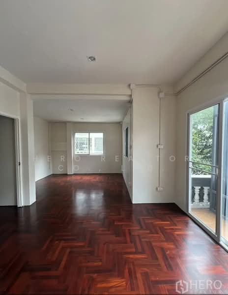 For Rent - For Rent Home Office Sukhumvit BTS Phra Khanong Klong Toei BRE1243, Bangkok