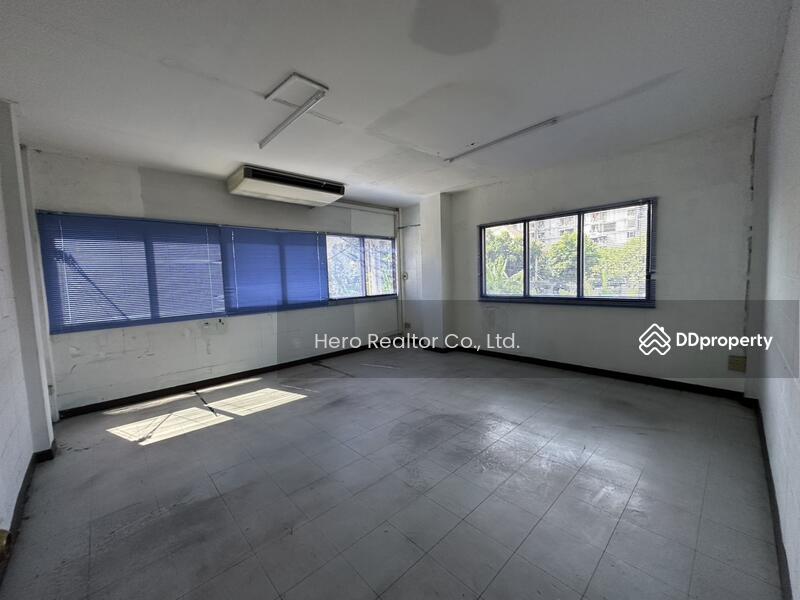 For Rent - For Rent Bangkok 2 Storey Warehouse with Office & Aircon Bang Na BTS Udom Suk / Bang Na BRE25570, Bangkok
