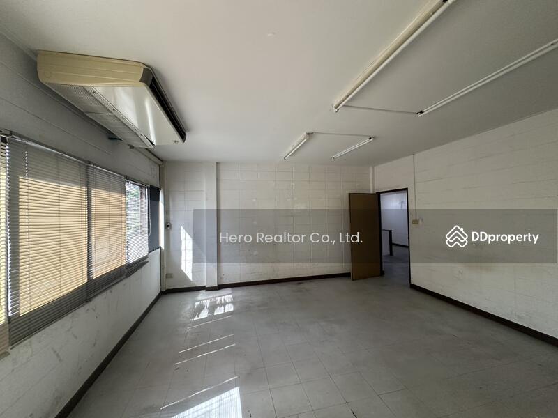 For Rent - For Rent Bangkok 2 Storey Warehouse with Office & Aircon Bang Na BTS Udom Suk / Bang Na BRE25570, Bangkok