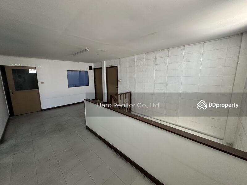For Rent - For Rent Bangkok 2 Storey Warehouse with Office & Aircon Bang Na BTS Udom Suk / Bang Na BRE25570, Bangkok