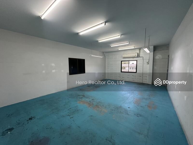 For Rent - For Rent Bangkok 2 Storey Warehouse with Office & Aircon Bang Na BTS Udom Suk / Bang Na BRE25570, Bangkok