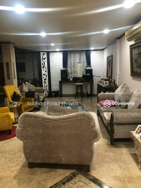 For Sale - 2-Storey Townhouse For Sale, 28 sqw. @Sukhumvit 39, Phrom Phong Area, Bangkok