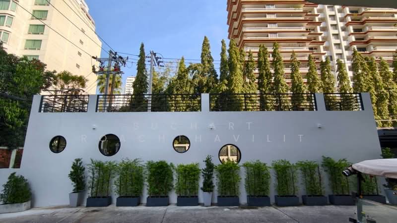 ให้เช่า - ให้เช่า พื้นที่การค้าสร้างใหม่ 2 ชั้น ขนาด 150 ตรม. @นานา-อโศก, กรุงเทพ