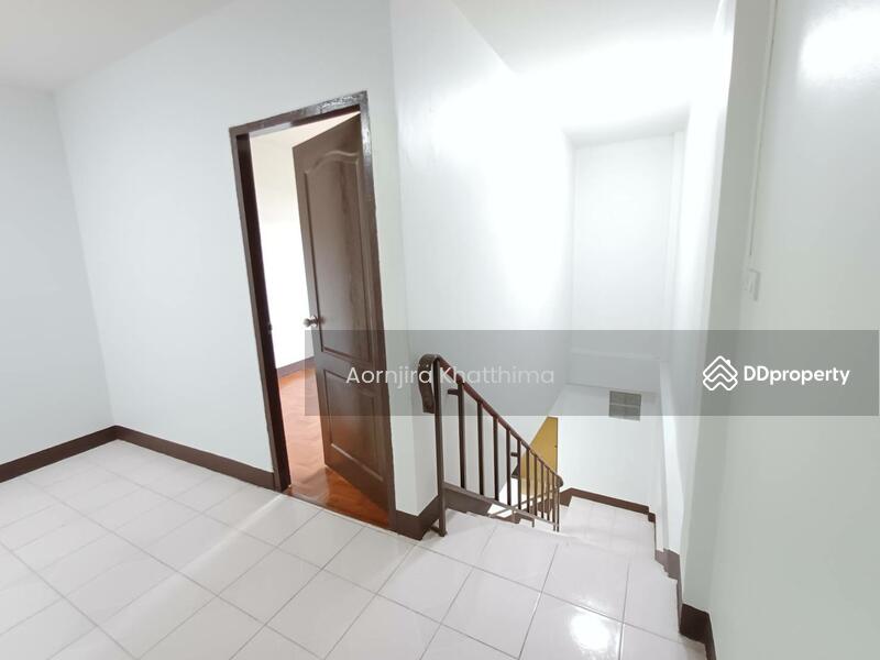 For Sale - 2-Storey Townhome for Sale, Prime Location in San Kamphaeng, Chiang Mai, Chiang Mai