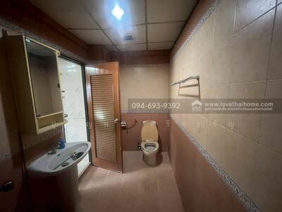 ขาย - ตึกแถว 5 ชั้น หลังตลาดนัดการไฟฟ้าบางกรวย (พระราม7) ซอยบางกรวย-ไทรน้อย12/3, นนทบุรี