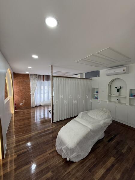 House For Rent Rama 9 Soi 49 Open Show Room | Cafe | Office, Bangkok, พระราม 9 ซอย 49, Suan Luang, Suan Luang, Bangkok, 2 Bedrooms, 250 sqm, Single Detached House For Rent, by Suchanya Piboonwiput, 60169987 - DDproperty.com