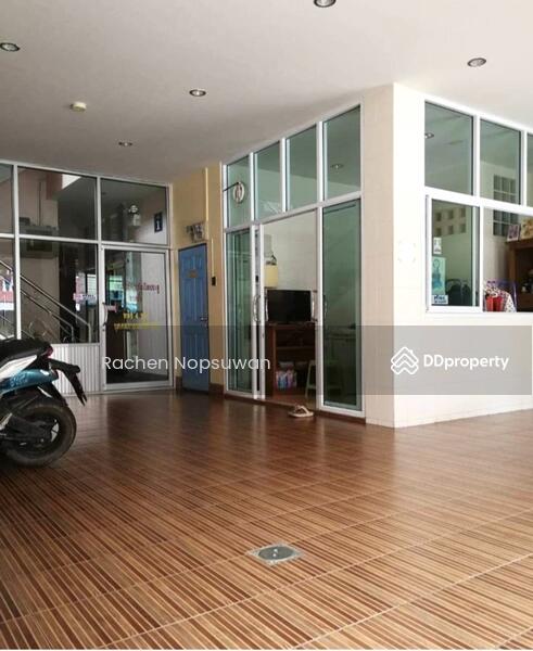 For Sale - Apartment for sale, 4-story building, Songkhla city location, 28 rooms, selling for 17 million baht., Songkhla