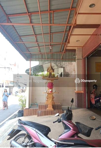 For Sale - Apartment for sale, 4-story building, Songkhla city location, 28 rooms, selling for 17 million baht., Songkhla