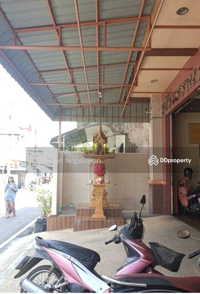 For Sale - Apartment for sale, 4-story building, Songkhla city location, 28 rooms, selling for 17 million baht., Songkhla